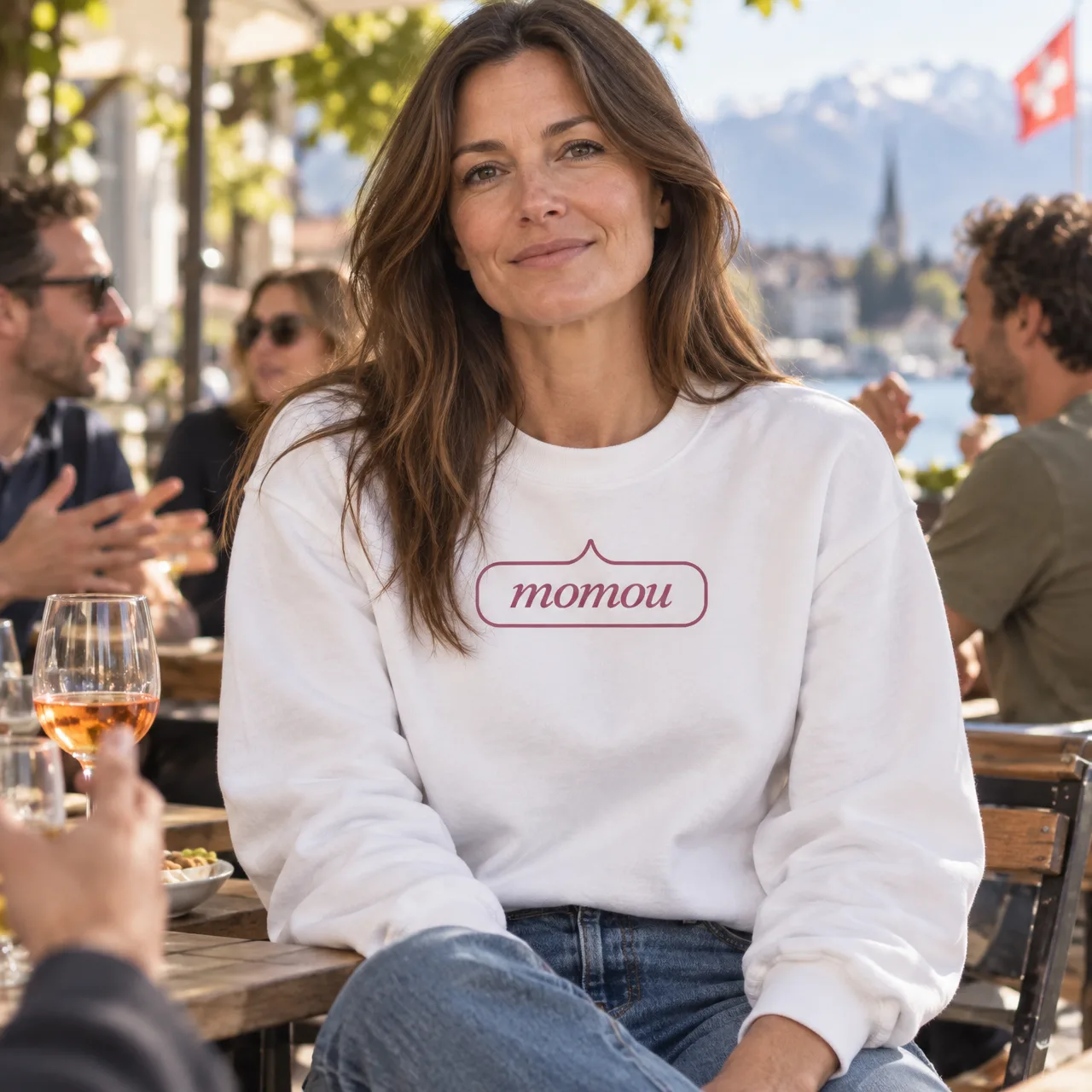 momou Sweatshirt, Schweizerdeutscher Spruch, getragen