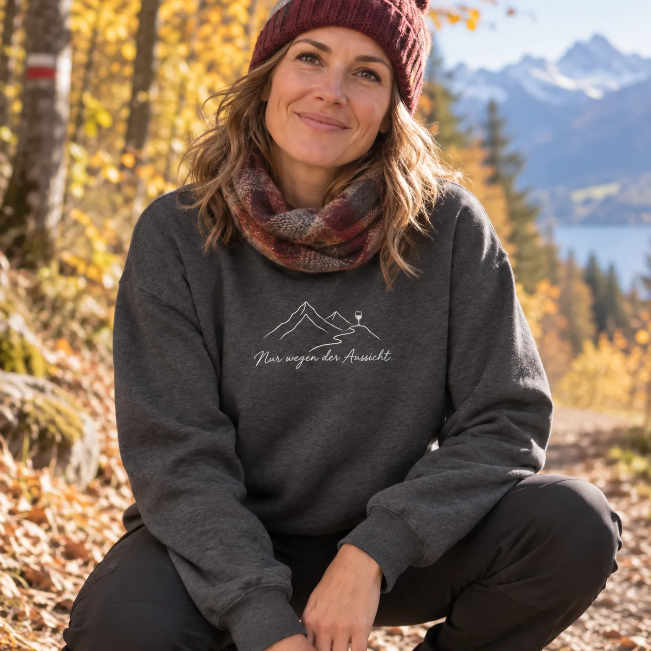 «Nur wegen der Aussicht» Hiking Sweatshirt, worn