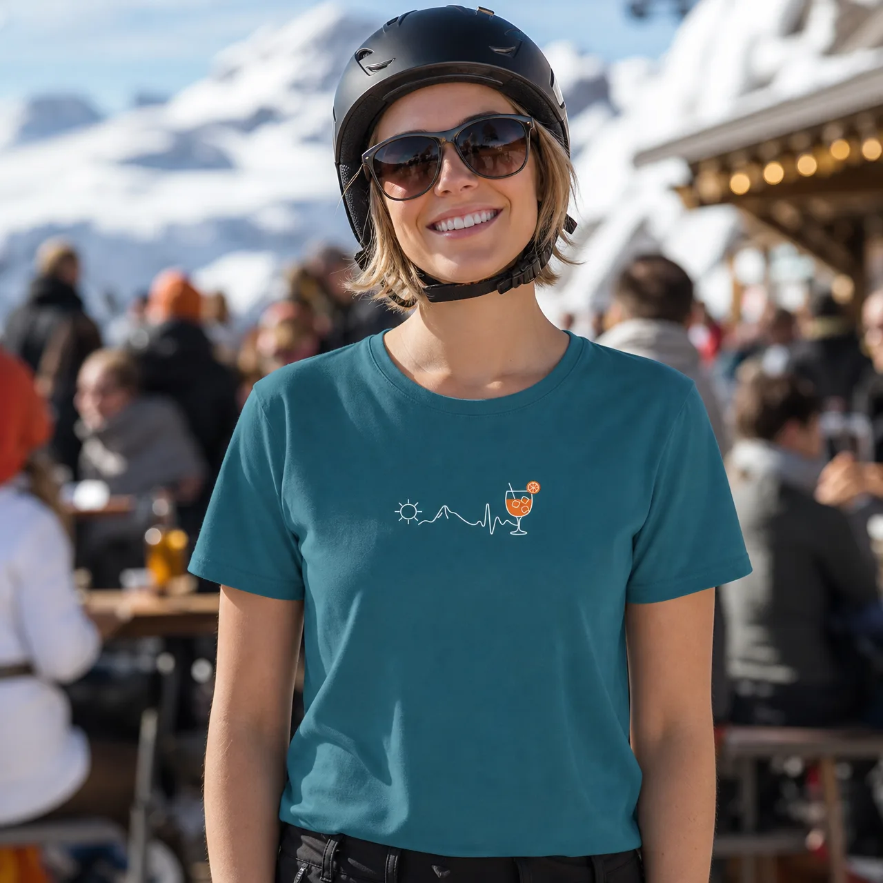 Sonne, Berge, Herzschlag & Apéro: Berg-T-Shirt, getragen