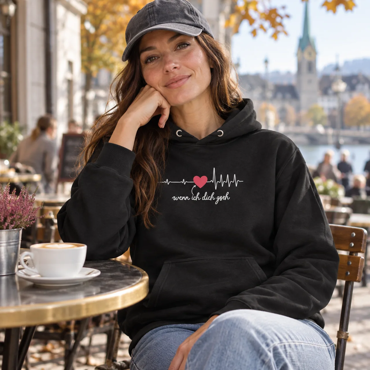 «Wenn ich dich gseh» Hoodie mit Mundart-Spruch, getragen